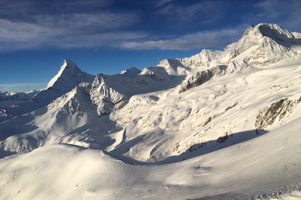 Its-time-to-plan-your-luxury-tailor-made-ski-trip-Swisskisafari