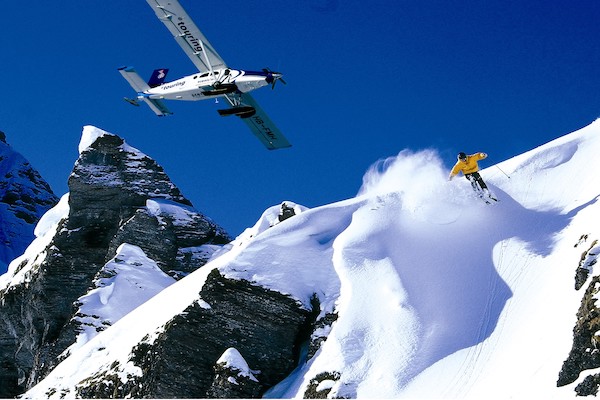 James-Bond-Ski-Holiday-Swisskisafari
