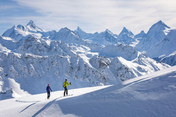 Uphill-skiing-ski-touring-Swisskisafari