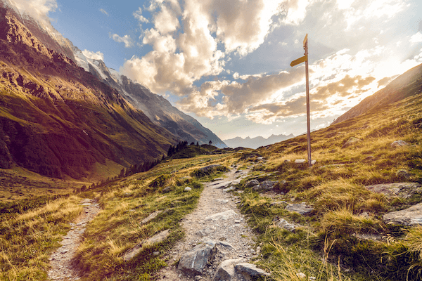 Hiking-Vacations-in-Switzerland-with-Swisskisafari
