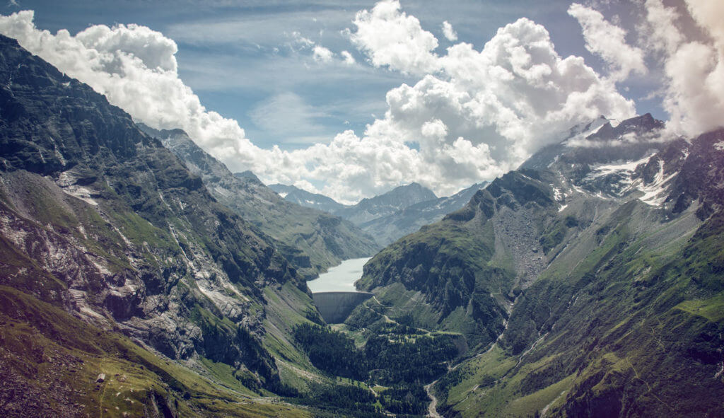 Luxury-Hiking-&-Mountain-Biking-Vacations-in-the-Alps-Swisskisafari