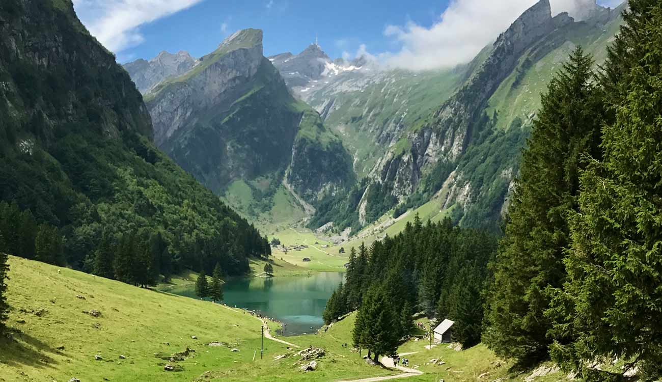 Luxury-Alpine-Hiking-Swisskisafari