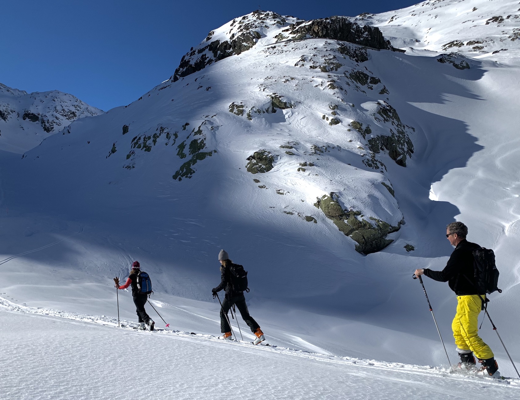 Wild-luxury-skiing-experiences-in-the-Alps- Swisskisafari
