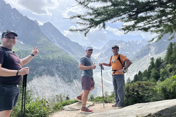 Tailor-made-hiking- and-biking-in- the-Alps-Swisskisafari