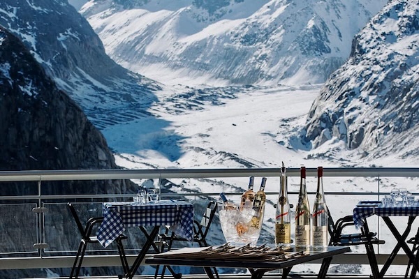 'luxury bespoke hiking trips in the Alps'