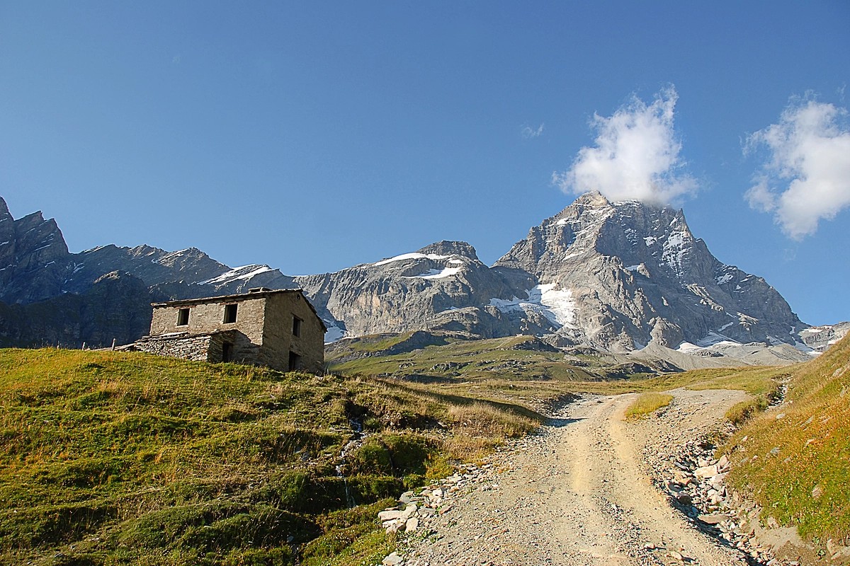 Unique, privately guided summer trips in the Alps