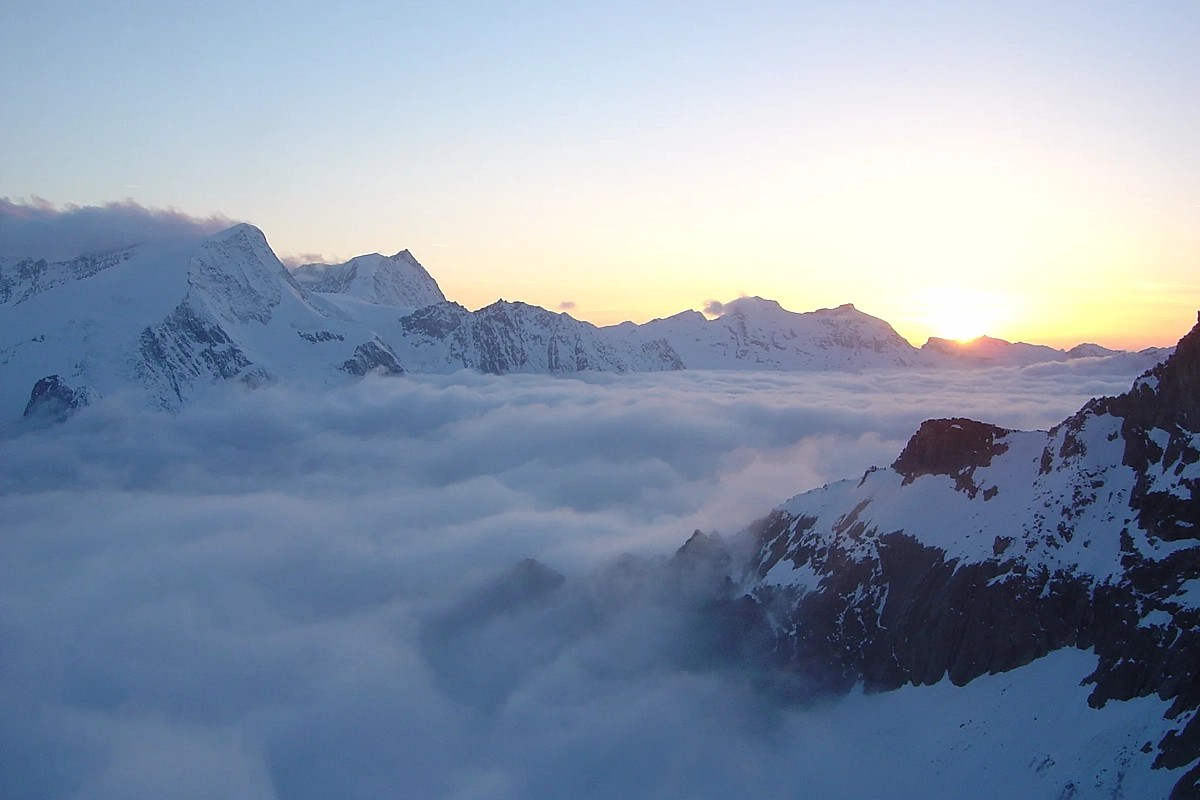 Glacier hiking near Mont Blanc: what you need to know