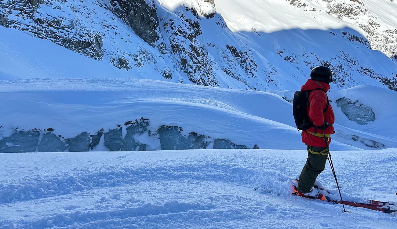 glacier-descent-heli-skiing-switzerland